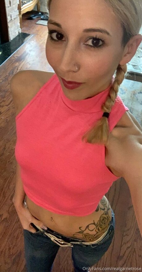 realgarnetrose 独占女優 画像