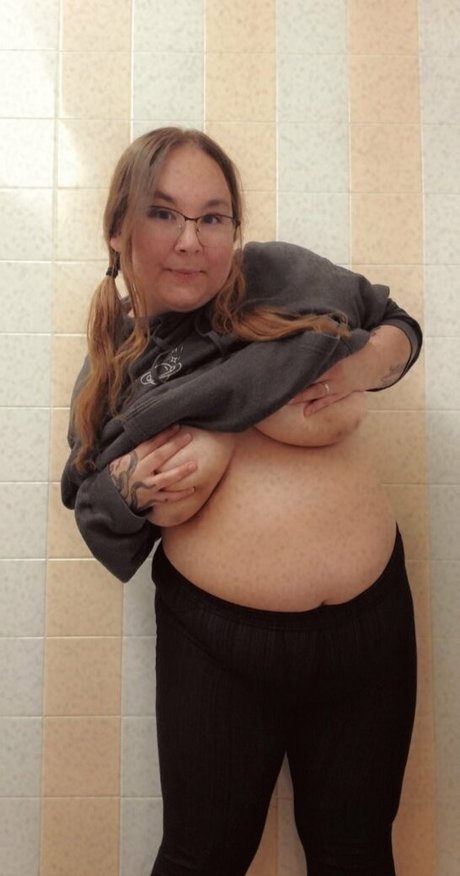 若い黒人女性オンリーファンズ アート裸 アーカイブ