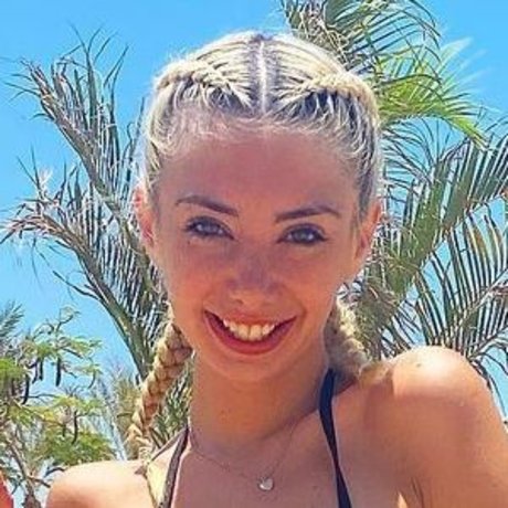 Daniela Bar アダルトスター ギャラリー