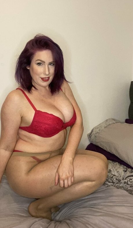 赤毛の熟女オンリーファンズ セクシー裸 アーカイブ