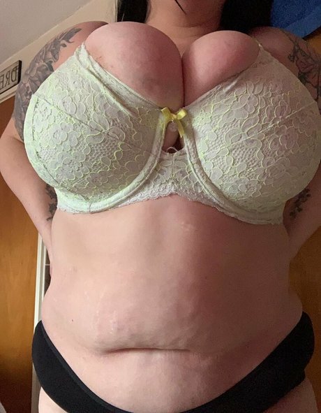 熟女の足オンリーファンズ 素敵 写真