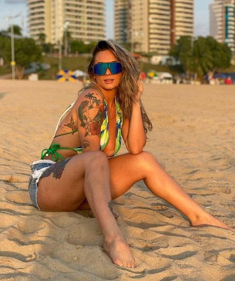 巨乳に射精 OnlyFans ポルノ 写真