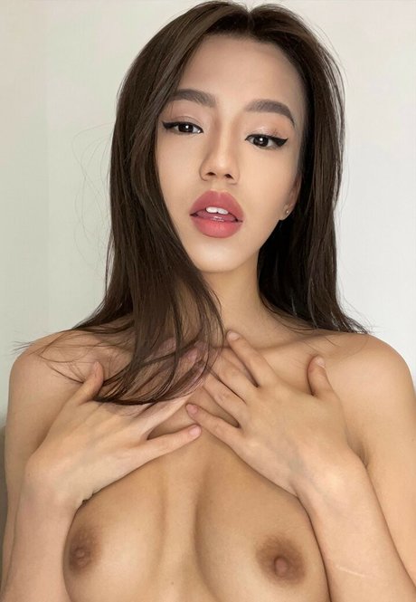 Zhang エロティック女優 写真