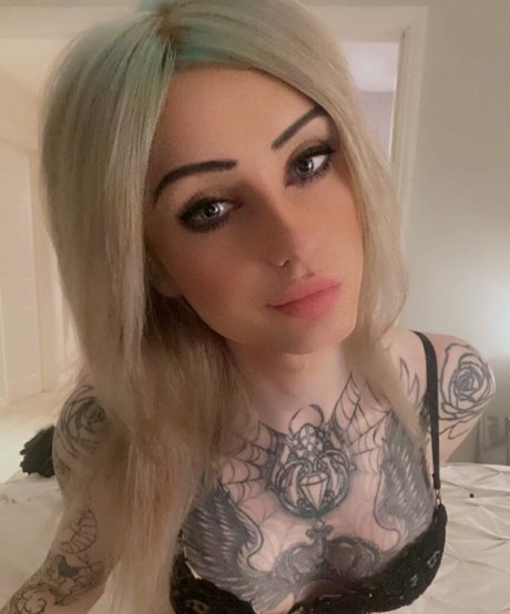 太った足のOnlyFans アートヌード 画像