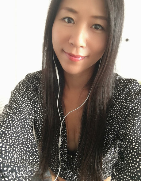 ポーグエボニーオンリーファンズ セクシーヌード 写真