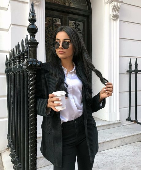 巨乳で曲線美のOnlyFans 無料アダルト 写真