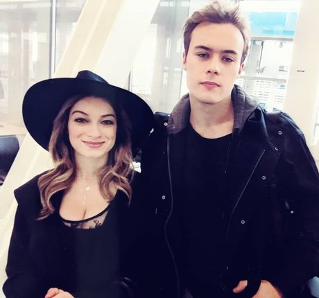 Sydney Meyer アート女優 写真