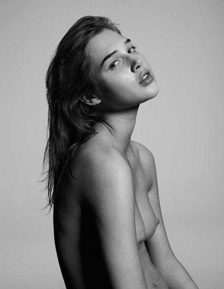 Anais Pouliot ポルノスター xxx 画像
