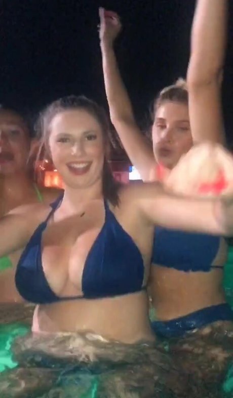 スマイルオンリーファンズ ホット裸 ギャラリー