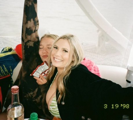 アジア人ティーンのマンコOnlyFans ホット裸 写真