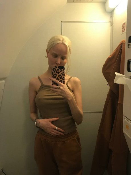 Alisa Liss ポルノスター HD ギャラリー