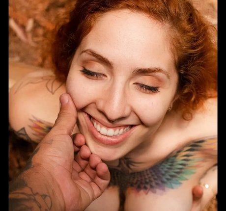 巨大なペニスオンリーファンズ 美しい裸 画像