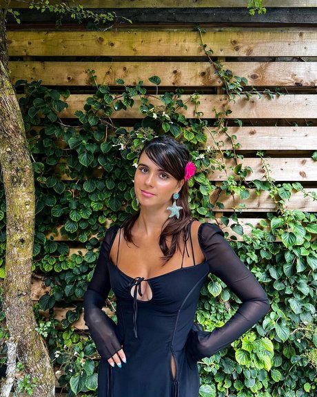 太めのブロンドオンリーファンズ えろた 写真