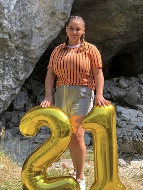 Marin Elbaz xxxモデル 写真