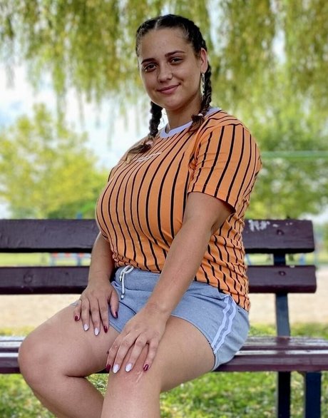 Marin Elbaz 可愛いモデル 写真