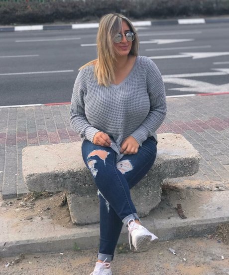 Marin Elbaz ポルノスター ホット 画像