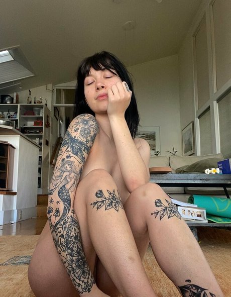 littlebootyjudy69 ホットモデル 写真