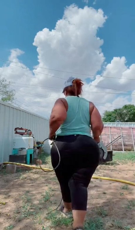 巨尻オンリーファン アートヌード 写真