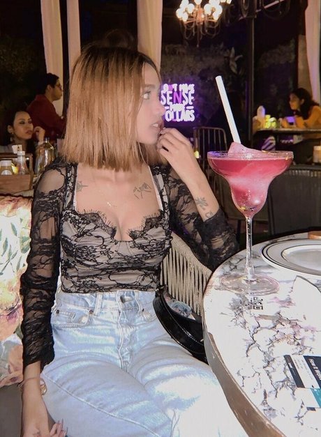 Akansha Laida ホットモデル 写真