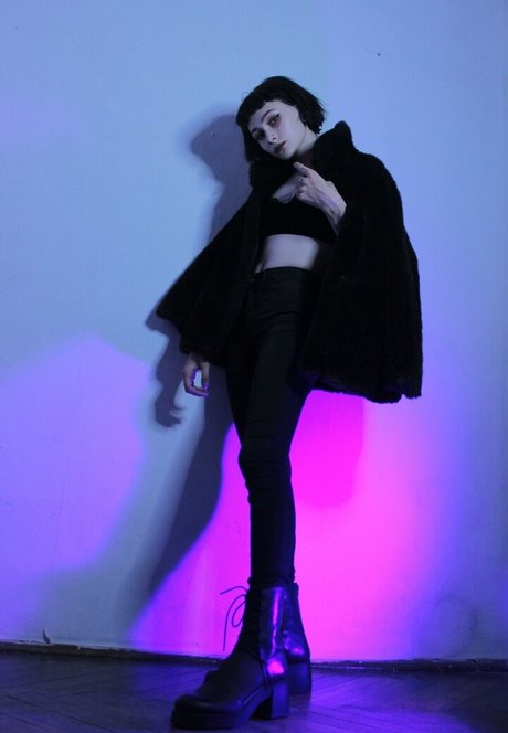 フェイシャルオンリーファンズ ヌード アーカイブ