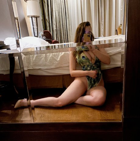 曲線美のクーガーOnlyFans ポルノ 写真