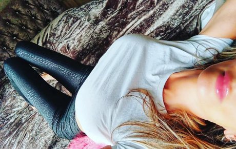 ピアス乳首オンリーファンズ アートxxx 写真