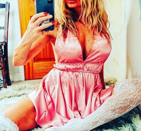 女性フィットネス オンリーファンズ ポルノグラフィック 画像