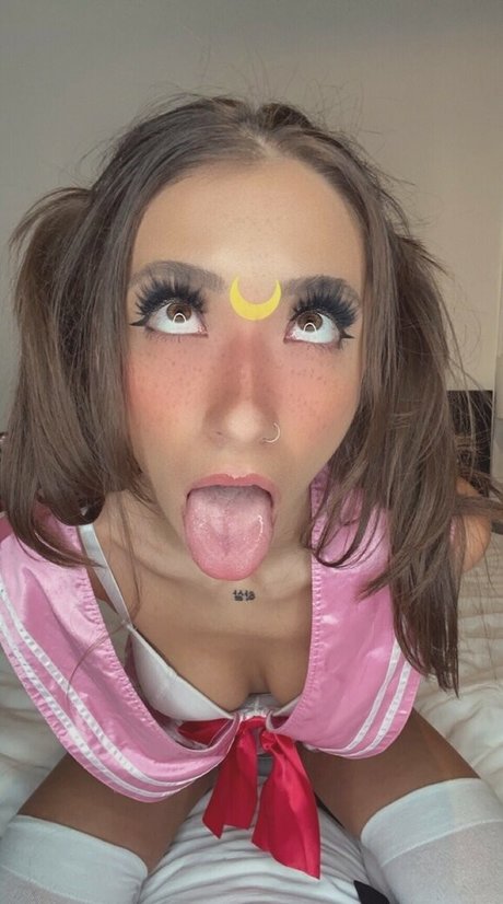 金髪の射精OnlyFans エロチック 画像