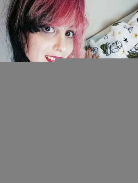 Talia Bloodina 可愛いモデル 写真