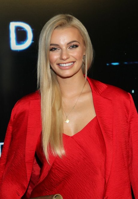 お金 オンリーファンズ ポルノ 写真