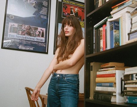 Louise Follain セックスポルノスター 写真