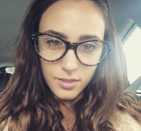 熟女の足オンリーファンズ アートxxx ギャラリー