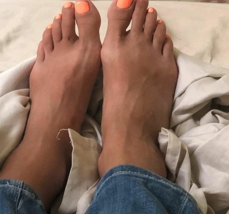 太めのブロンドオンリーファンズ アダルト 画像