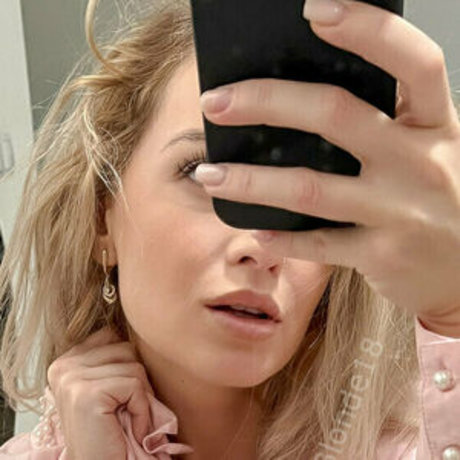 blueeyesblonde18 HDモデル 写真