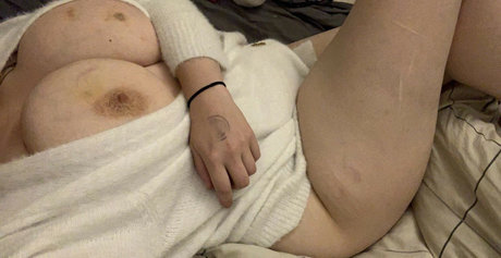 小さなオンリーファンズ 無料ヌード 画像