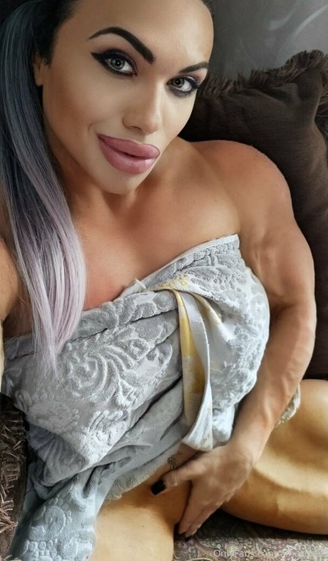 妊娠中のアジア人オンリーファンズ ホット 写真