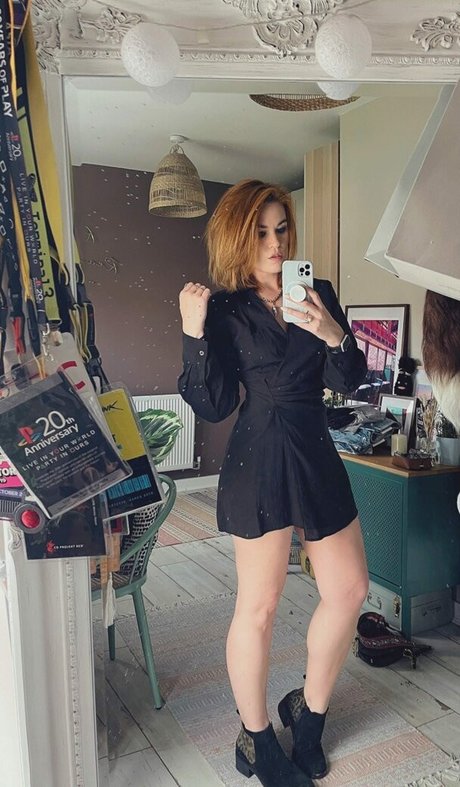 Hollie Bennett 無料スター 写真