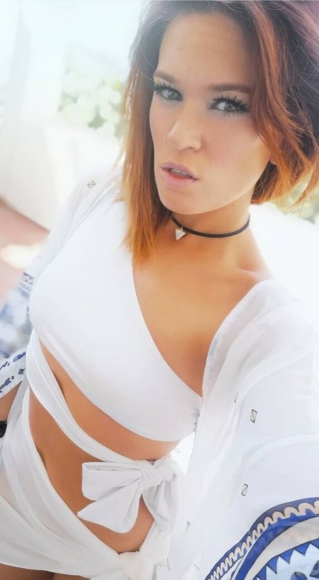 Hollie Bennett エロティックなポルノスター 画像