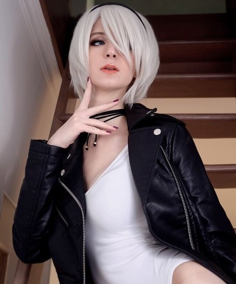 Holly White 高品質モデル 写真