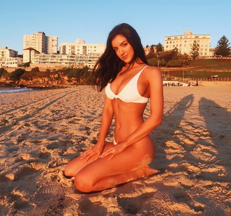 Madeline Rose スター ヌード 画像