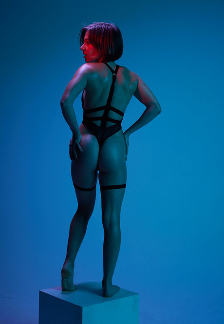 Danielle Samn ポルノモデル 写真