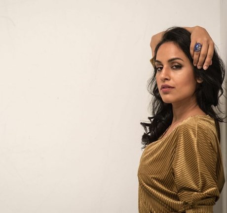 Agam Darshi エロティックなスター アーカイブ