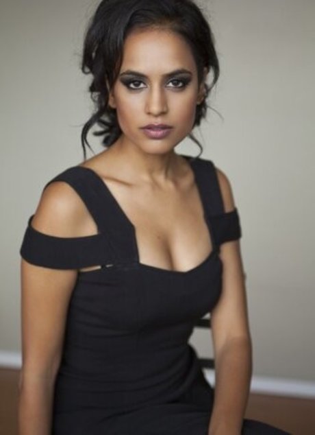 Agam Darshi セクシーなスター アーカイブ