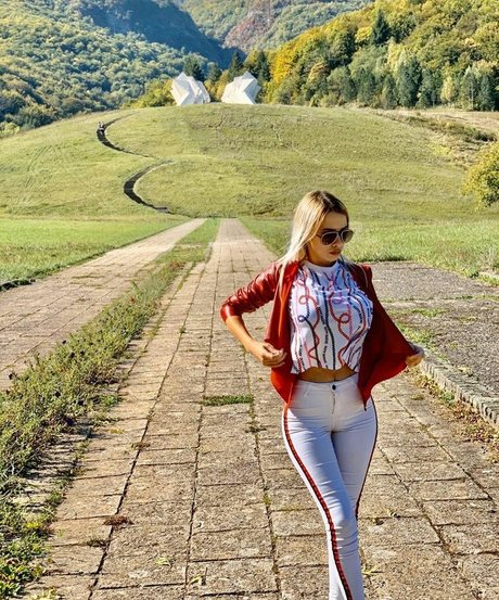 セクシーなドレスOnlyFans アダルト ギャラリー