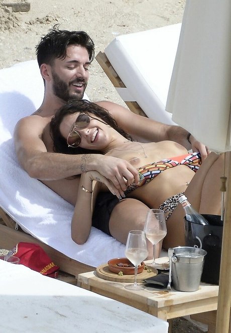 Nabilla Benatia ポルノモデル 写真