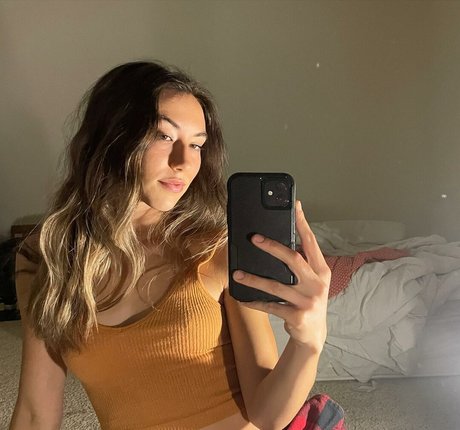 Tessa May アダルトモデル 画像