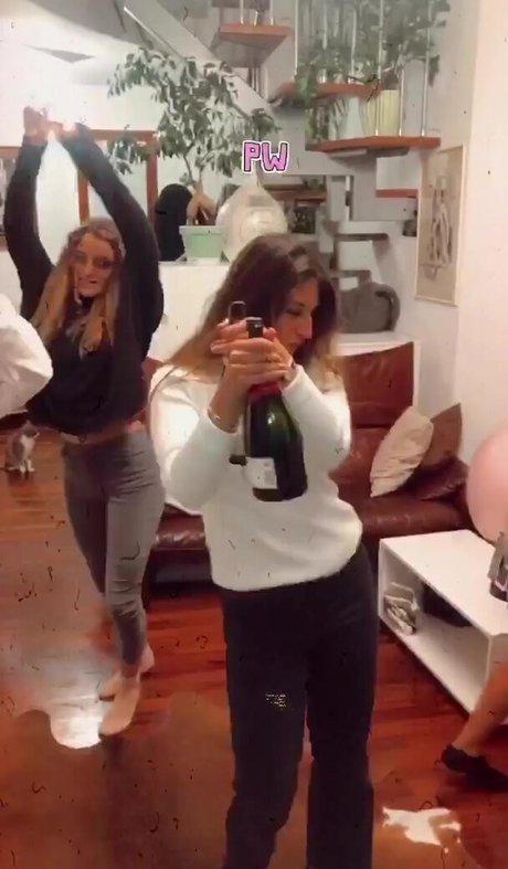 裸の熟女オンリーファンズ ホットセックス 写真