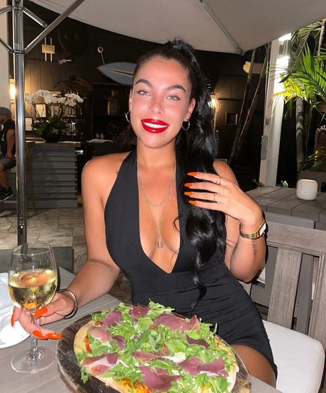 chiara di vincenzo セックスモデル ギャラリー