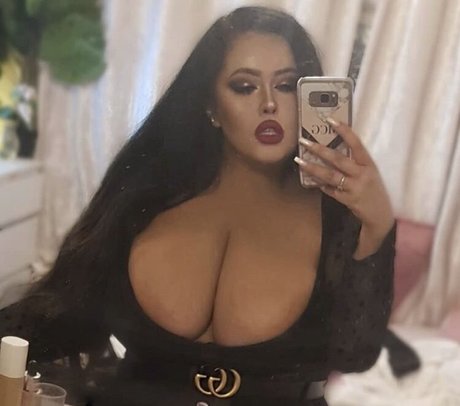 18歳のオンリーファンズ ホット裸 画像