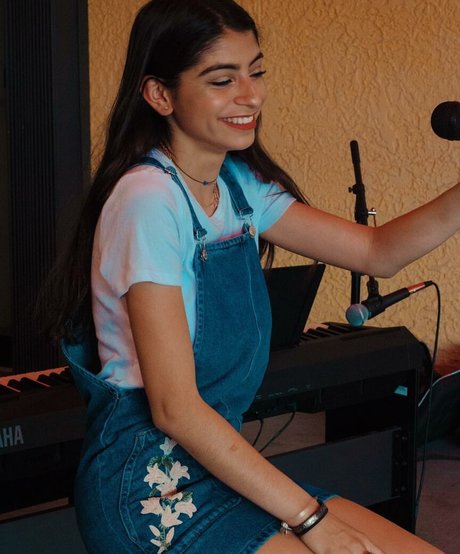 痩せたアジア人ティーン OnlyFans HD 画像